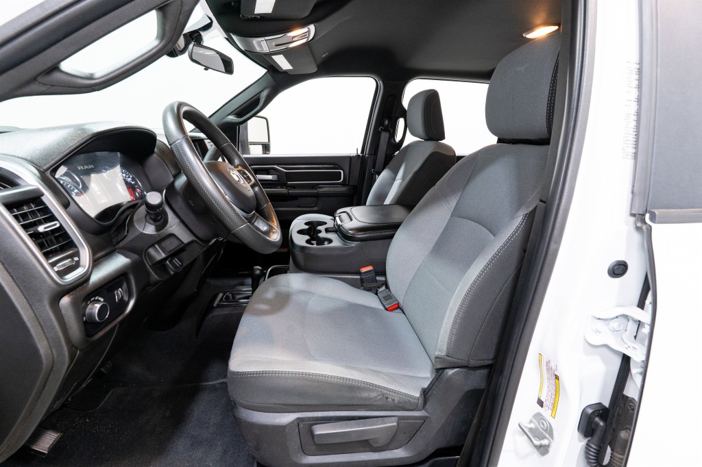 2024 RAM 3500 Image 16