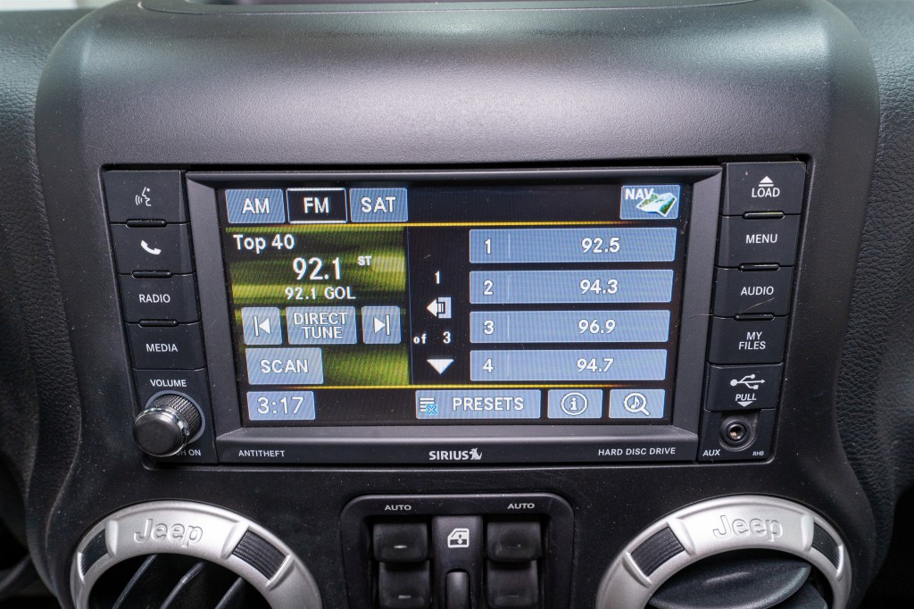 2017 Jeep Wrangler Unlimited Image 16