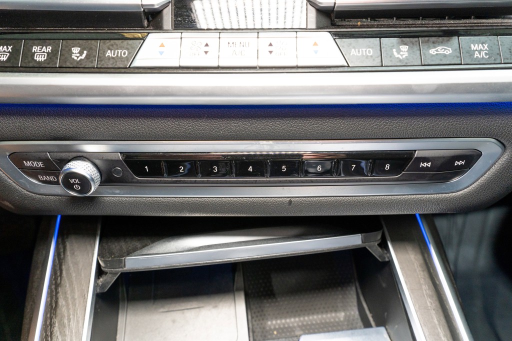 2022 BMW X7 Image 25