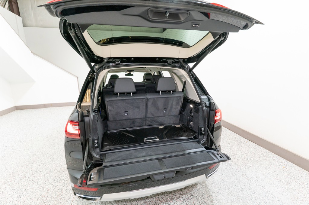2022 BMW X7 Image 35