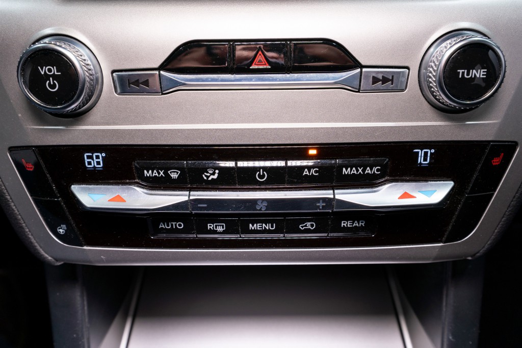 2020 Ford Explorer Image 20