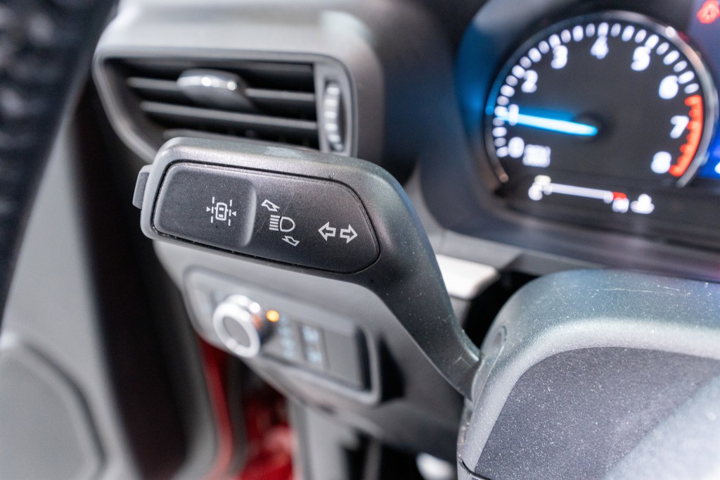 2020 Ford Explorer Image 27