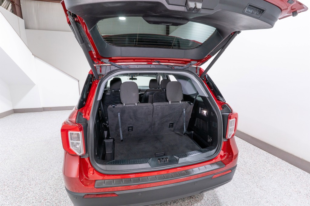 2020 Ford Explorer Image 32