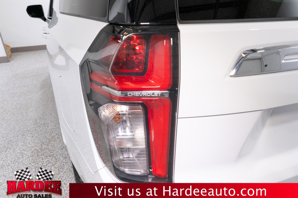 2024 Chevrolet Suburban Image 9