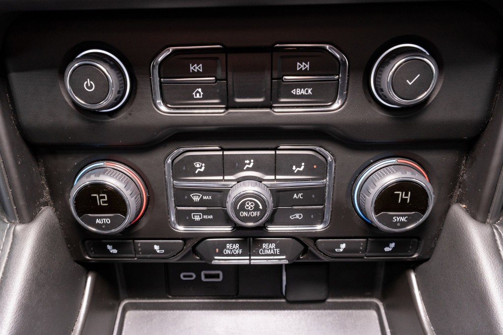 2024 Chevrolet Suburban Image 19