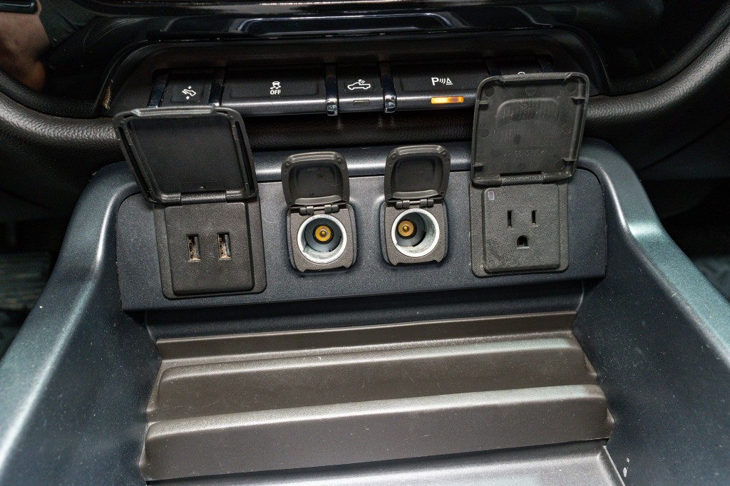 2018 Chevrolet Silverado 1500 Image 24