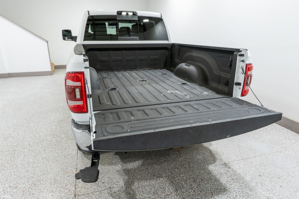 2024 RAM 3500 Image 10