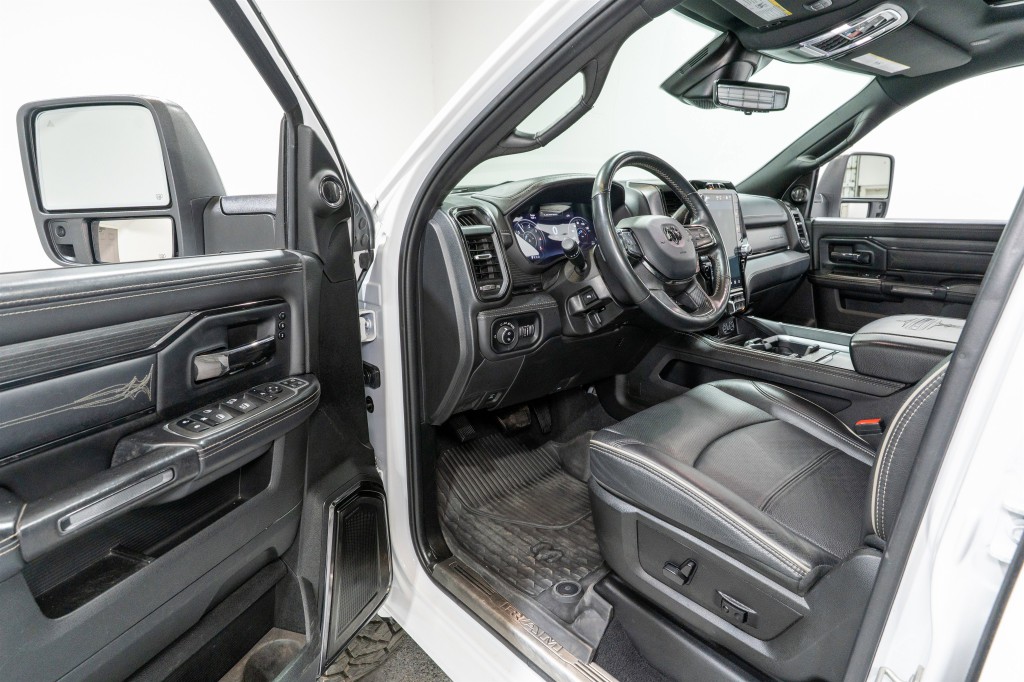 2024 RAM 3500 Image 14