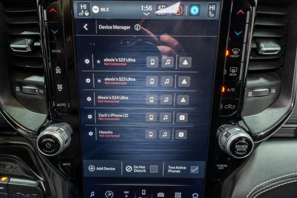 2024 RAM 3500 Image 25