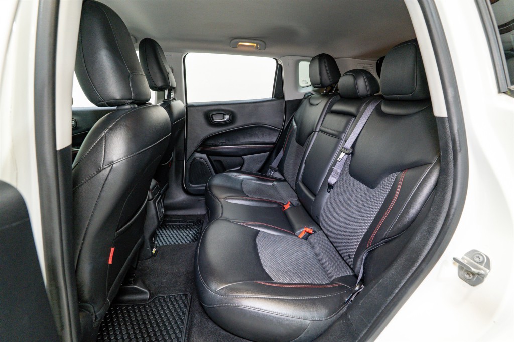 2019 Jeep Compass Image 30