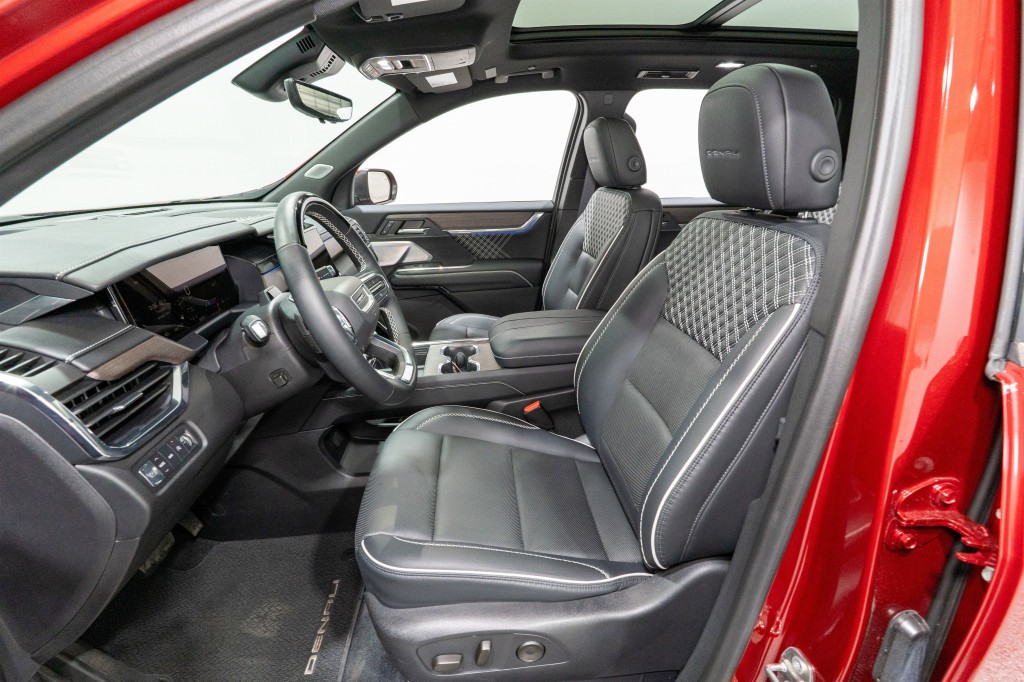 2024 GMC Acadia Image 16