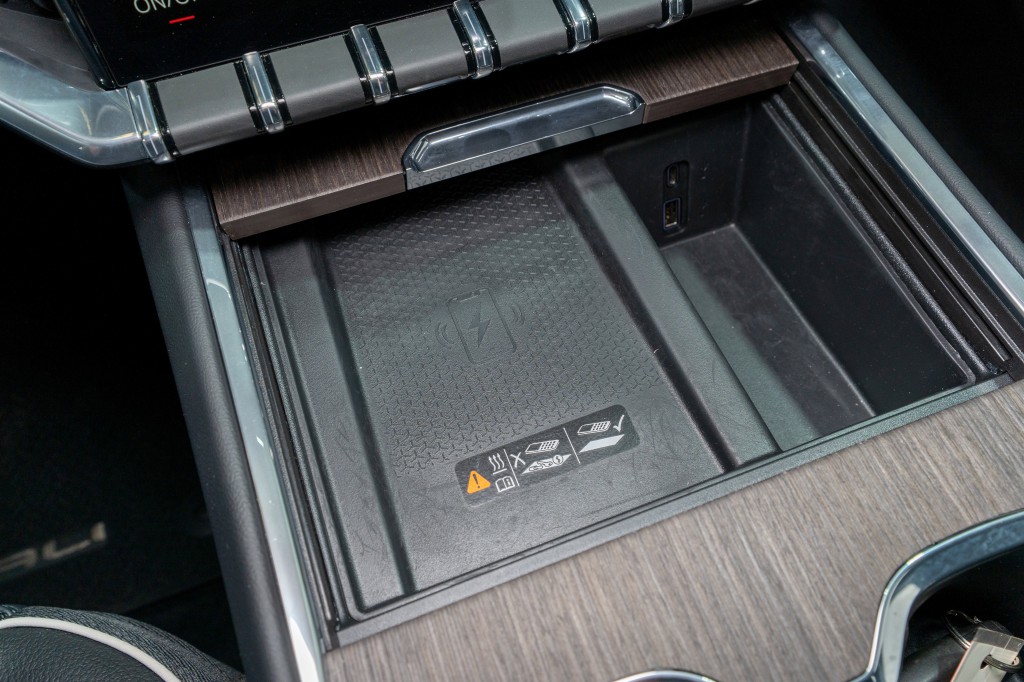 2024 GMC Acadia Image 24