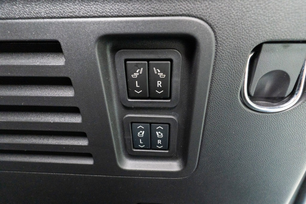 2024 GMC Acadia Image 35