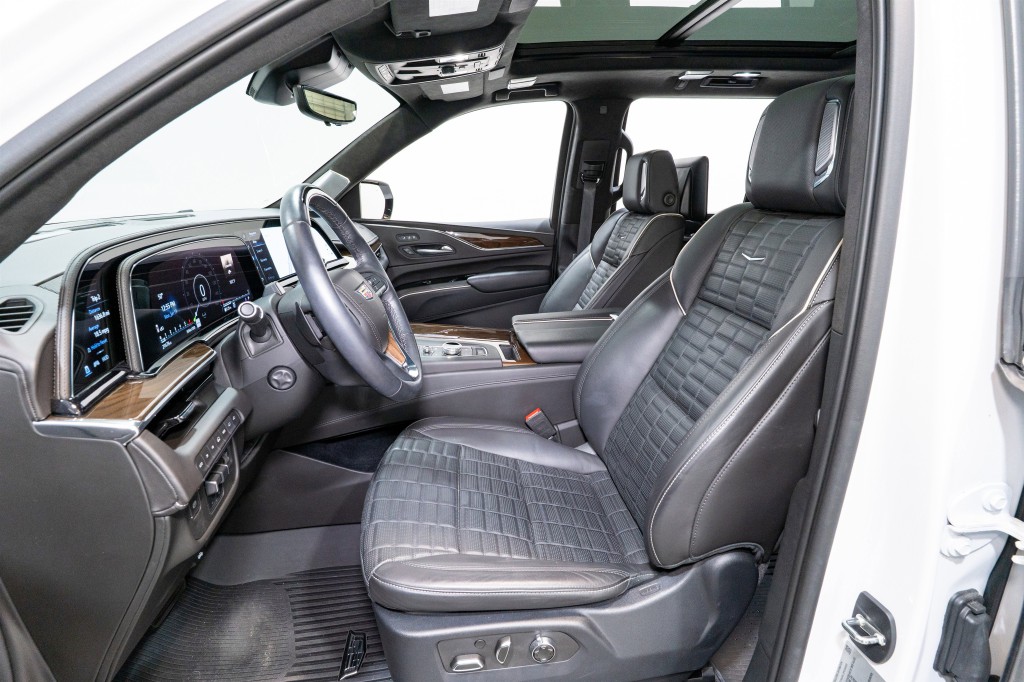 2023 Cadillac Escalade Image 17