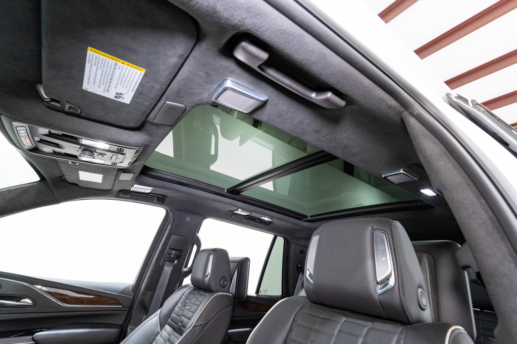 2023 Cadillac Escalade Image 18