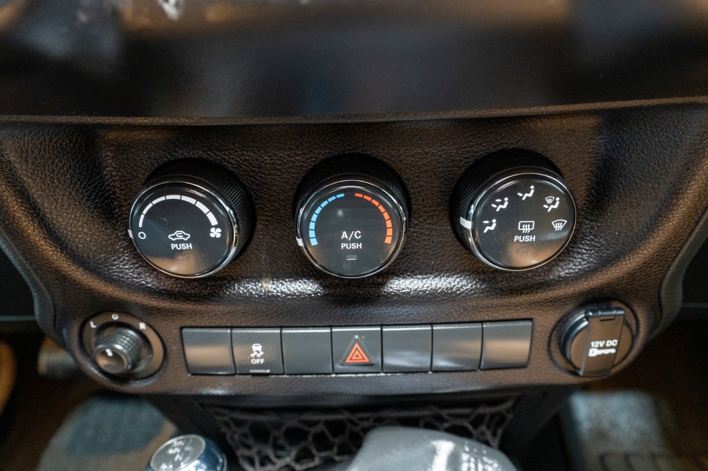 2015 Jeep Wrangler Unlimited Image 16