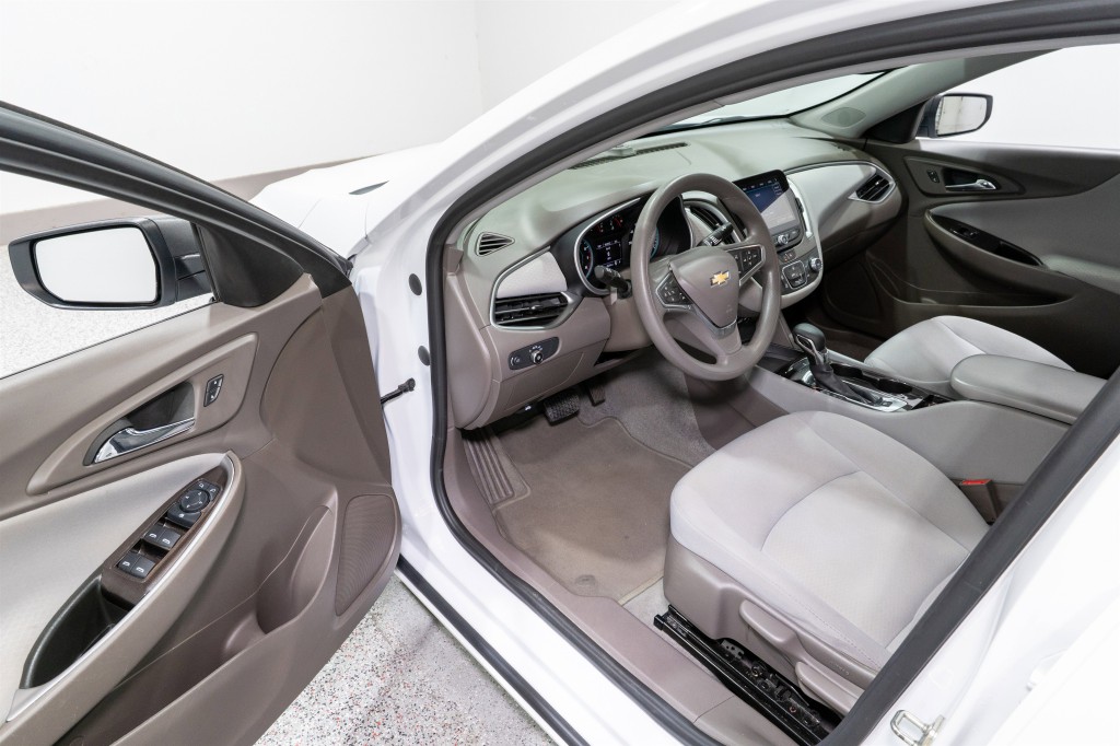 2023 Chevrolet Malibu Image 12