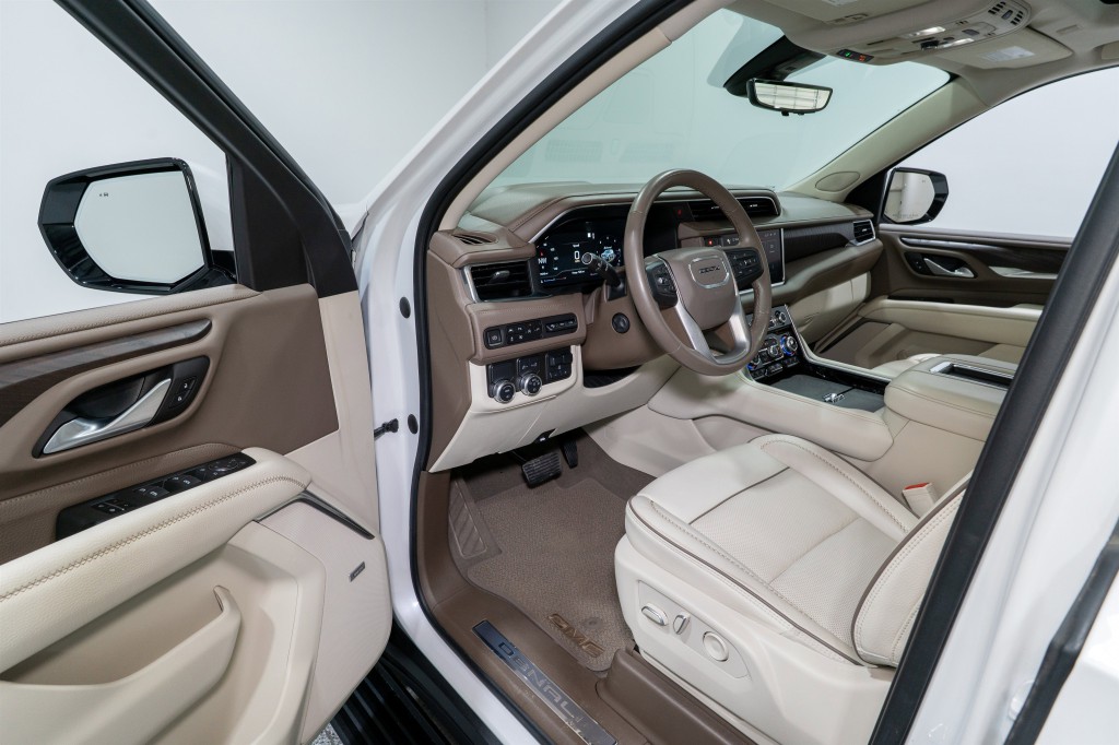 2022 GMC Yukon Image 13