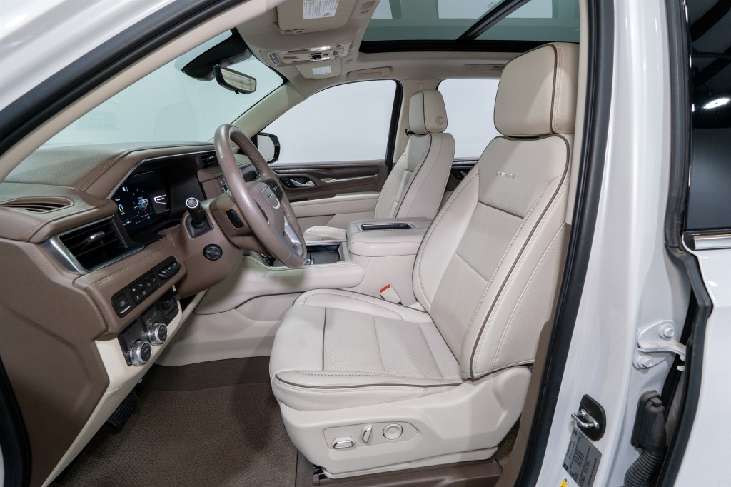 2022 GMC Yukon Image 16