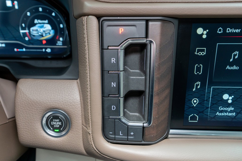 2022 GMC Yukon Image 25