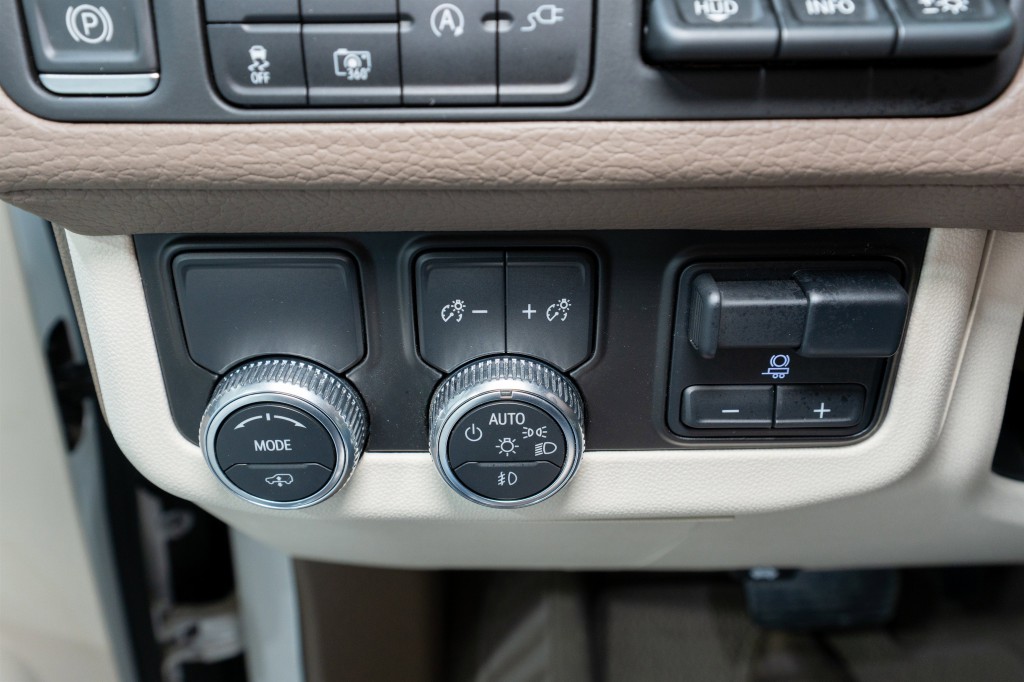 2022 GMC Yukon Image 32