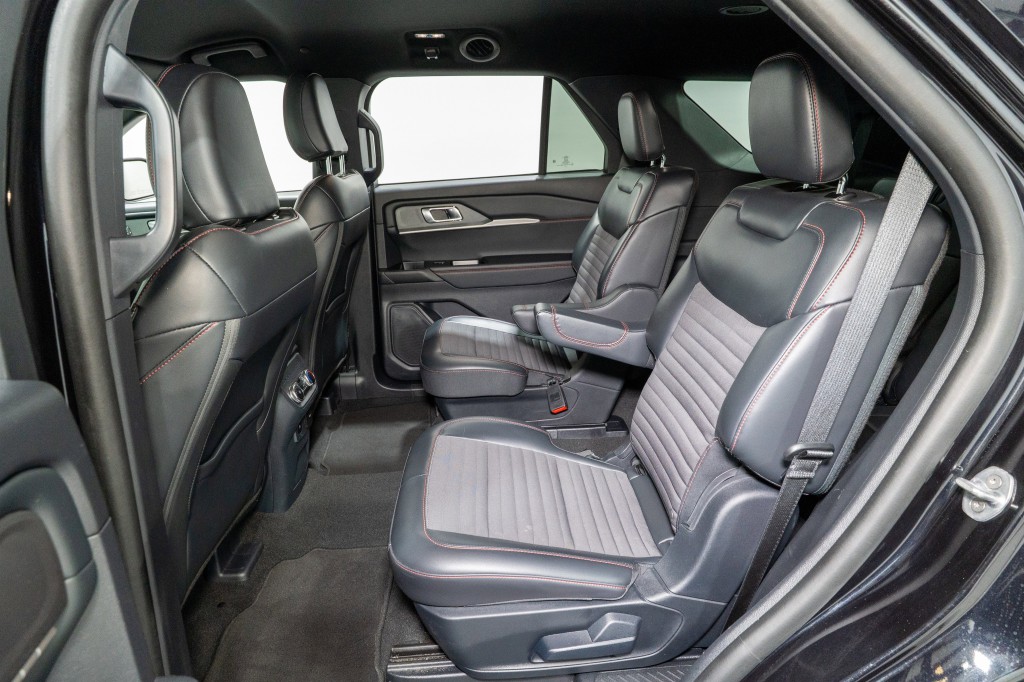 2025 Ford Explorer Image 32