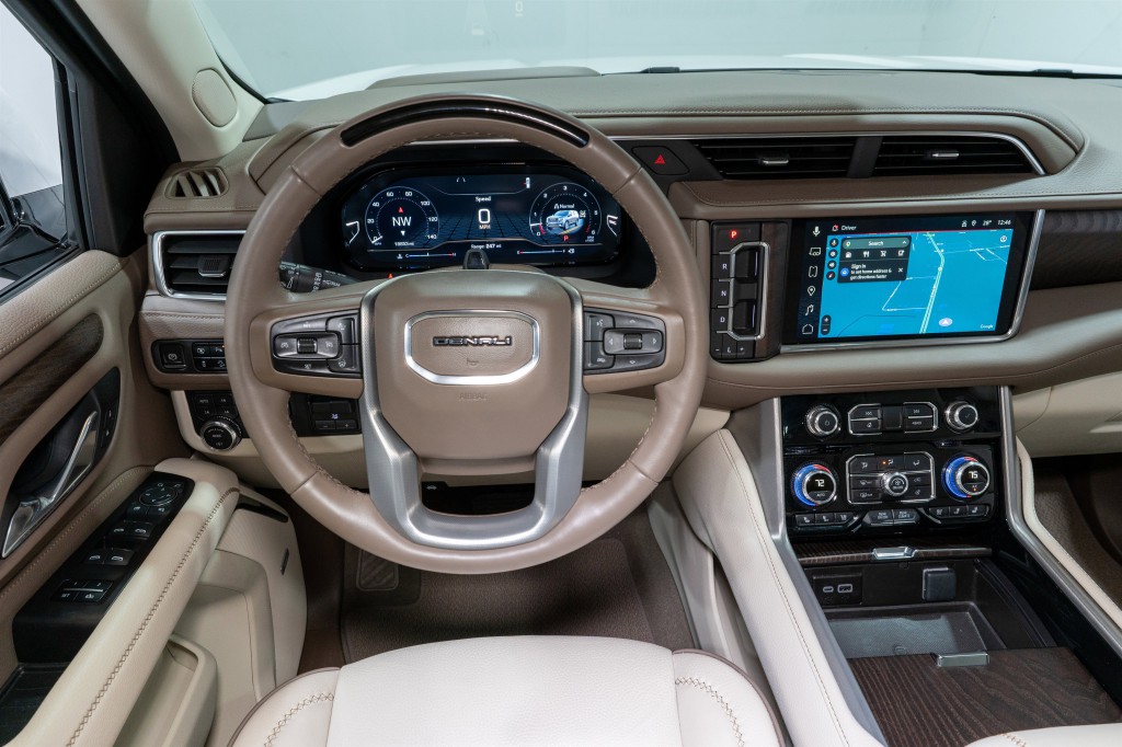 2023 GMC Yukon Image 12