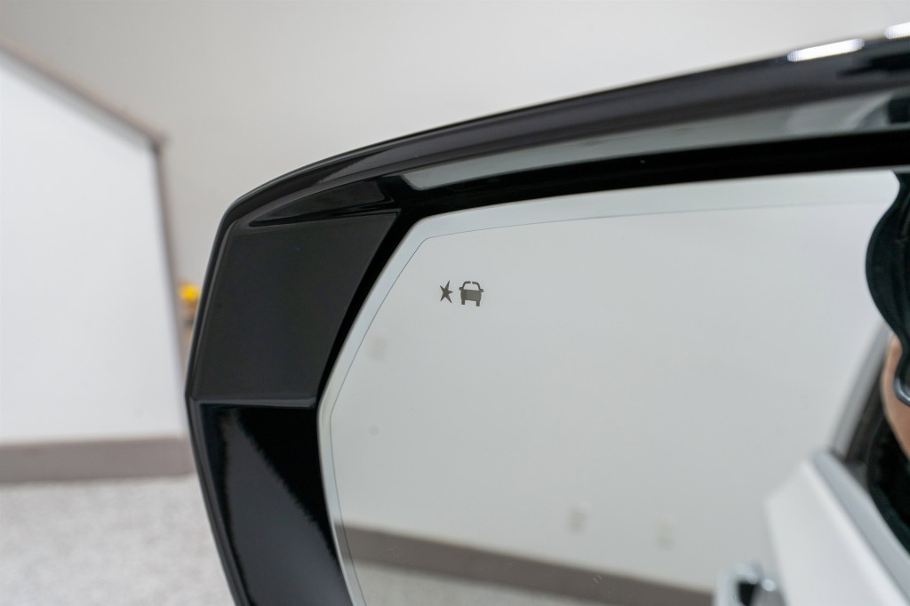 2023 GMC Yukon Image 14