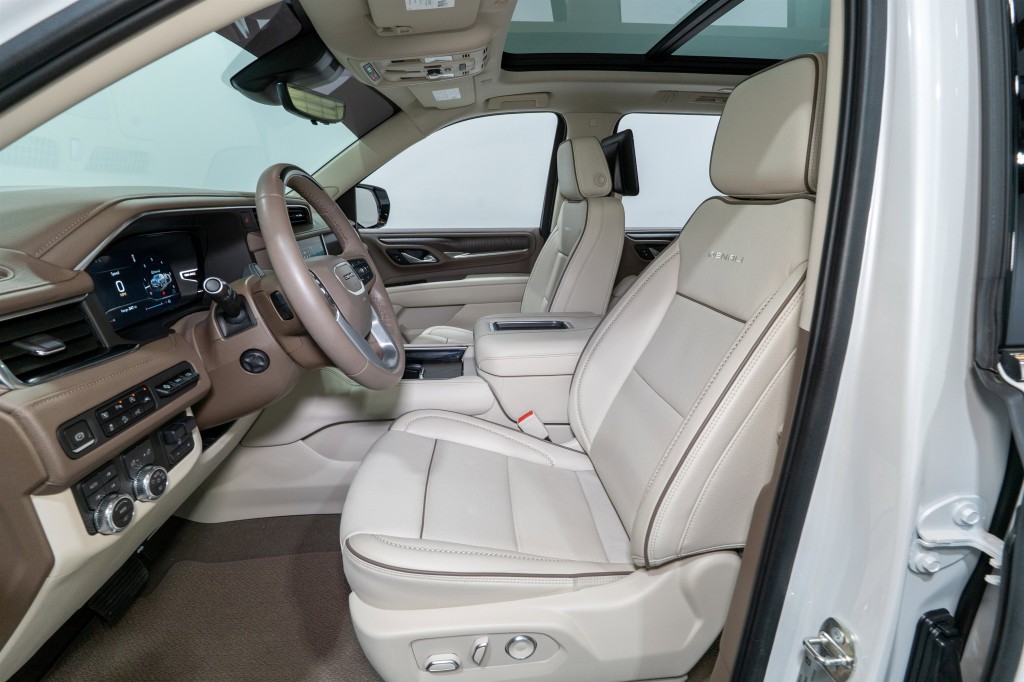 2023 GMC Yukon Image 16