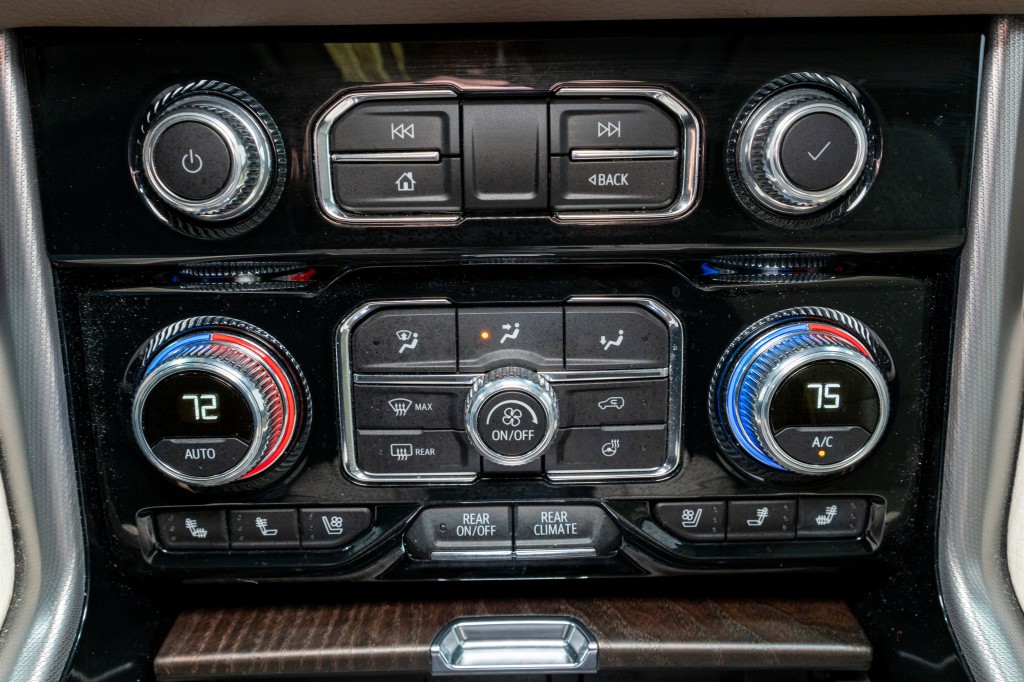 2023 GMC Yukon Image 25