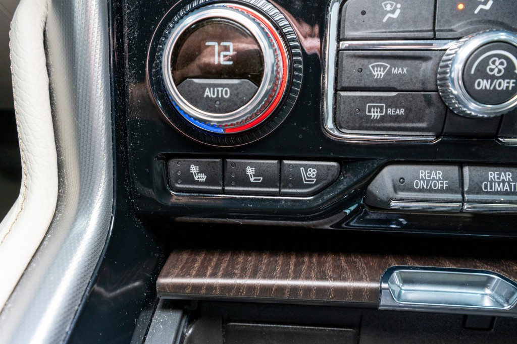 2023 GMC Yukon Image 26