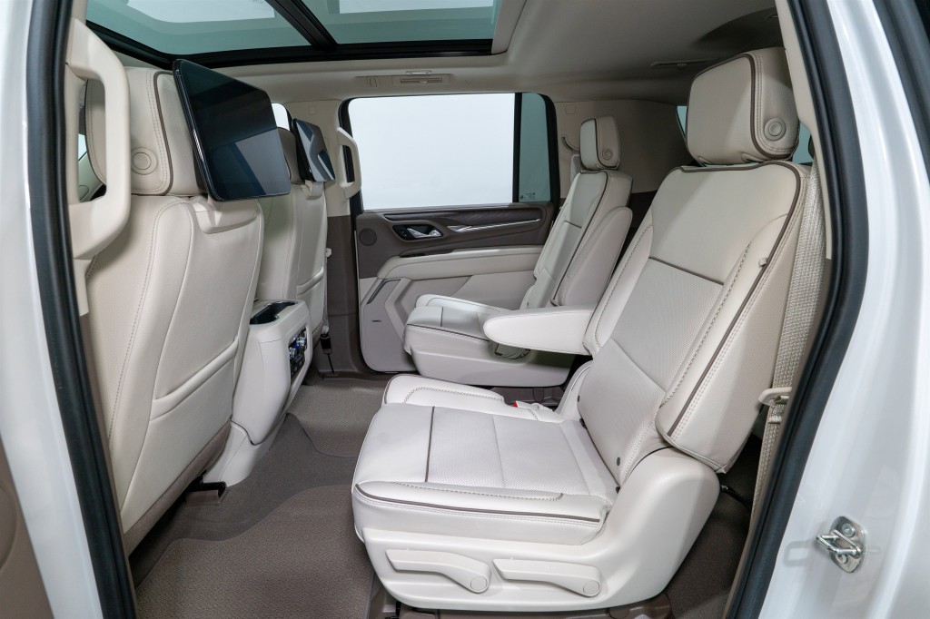 2023 GMC Yukon Image 36