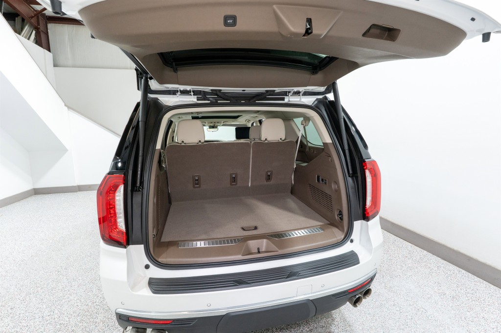 2023 GMC Yukon Image 39