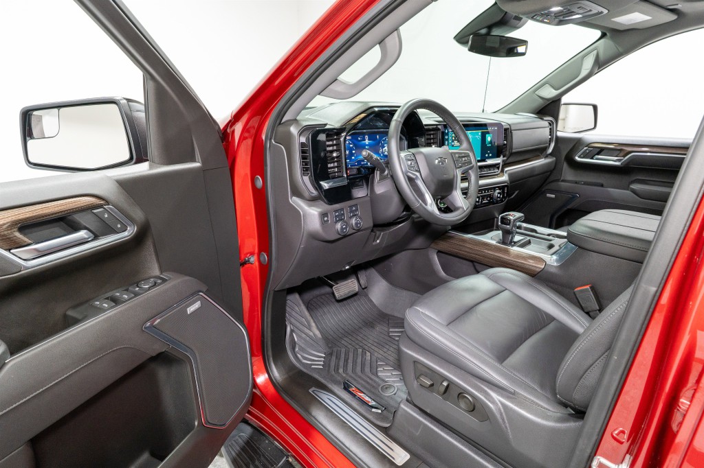 2025 Chevrolet Silverado 1500 Image 13