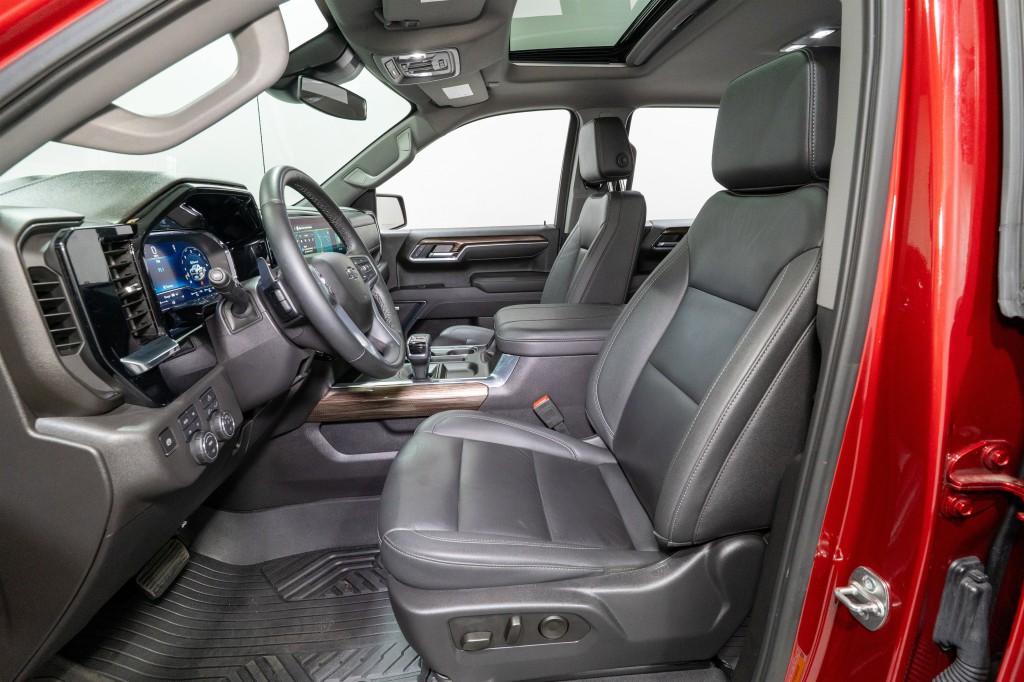 2025 Chevrolet Silverado 1500 Image 16