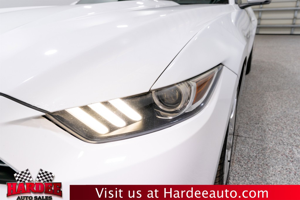 2017 Ford Mustang Image 8