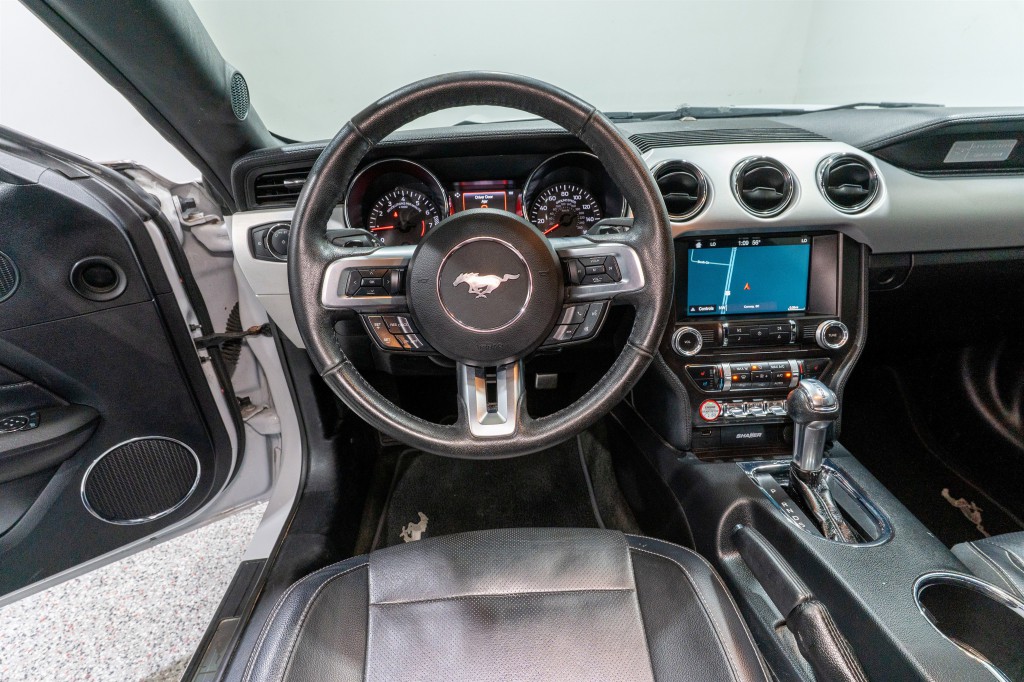 2017 Ford Mustang Image 12