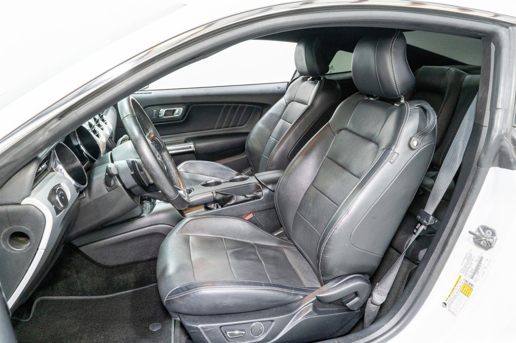2017 Ford Mustang Image 15