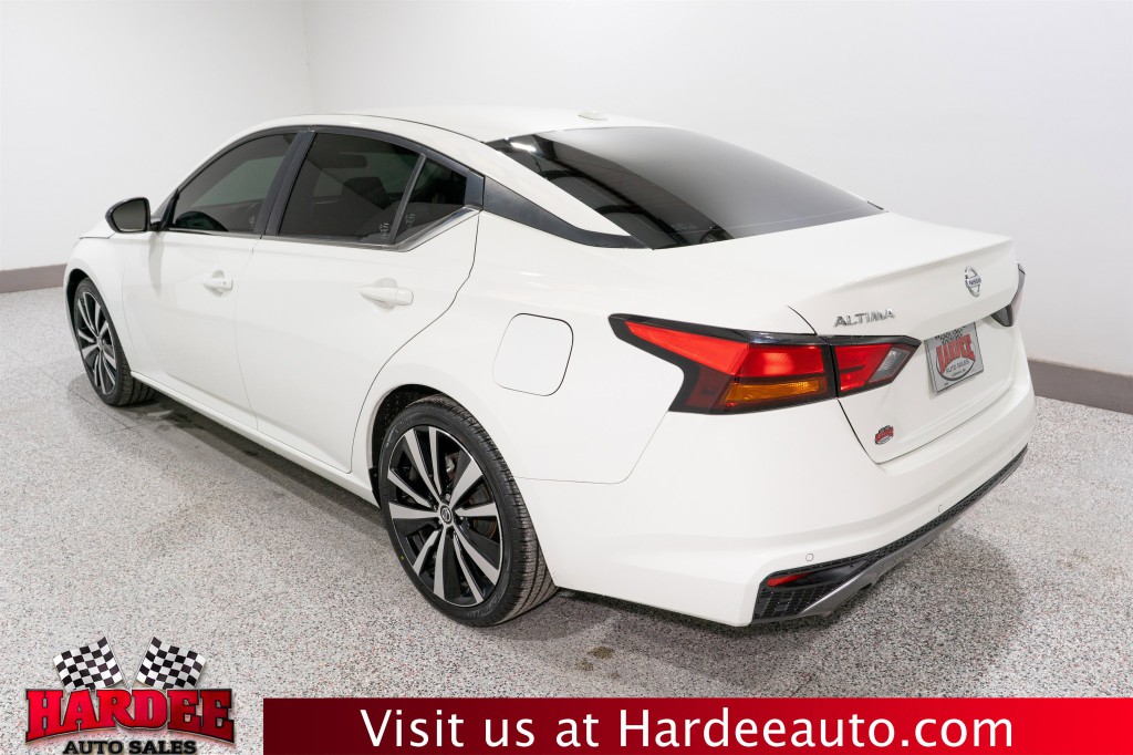 2021 Nissan Altima Image 3
