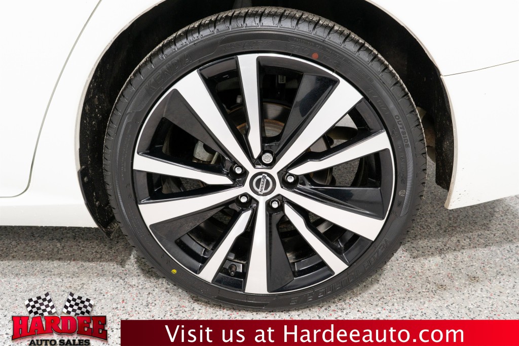 2021 Nissan Altima Image 10