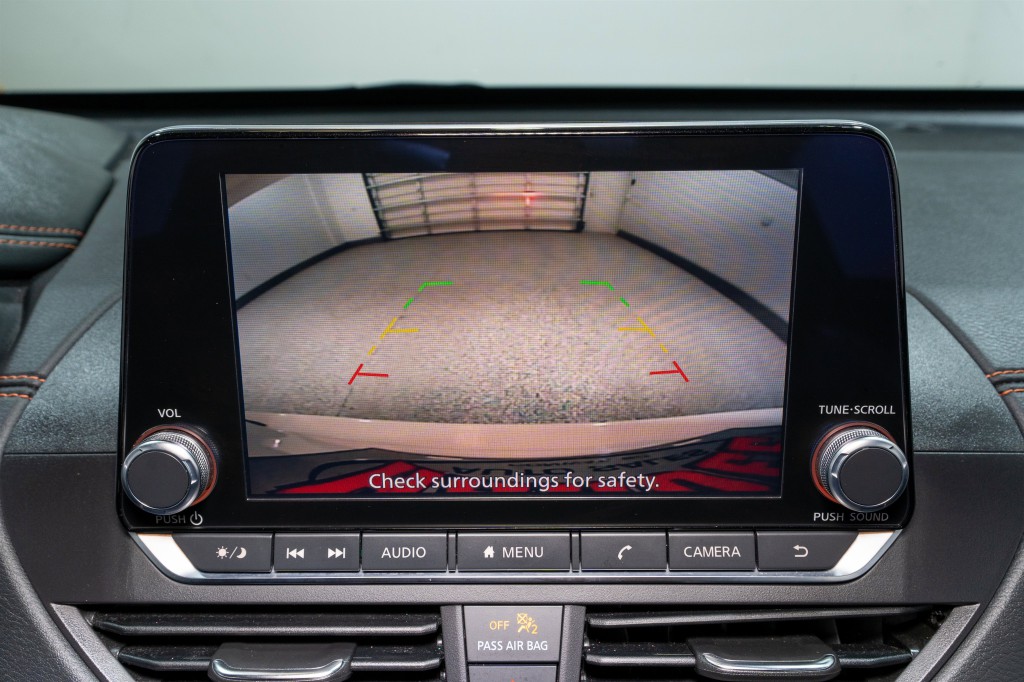 2021 Nissan Altima Image 17