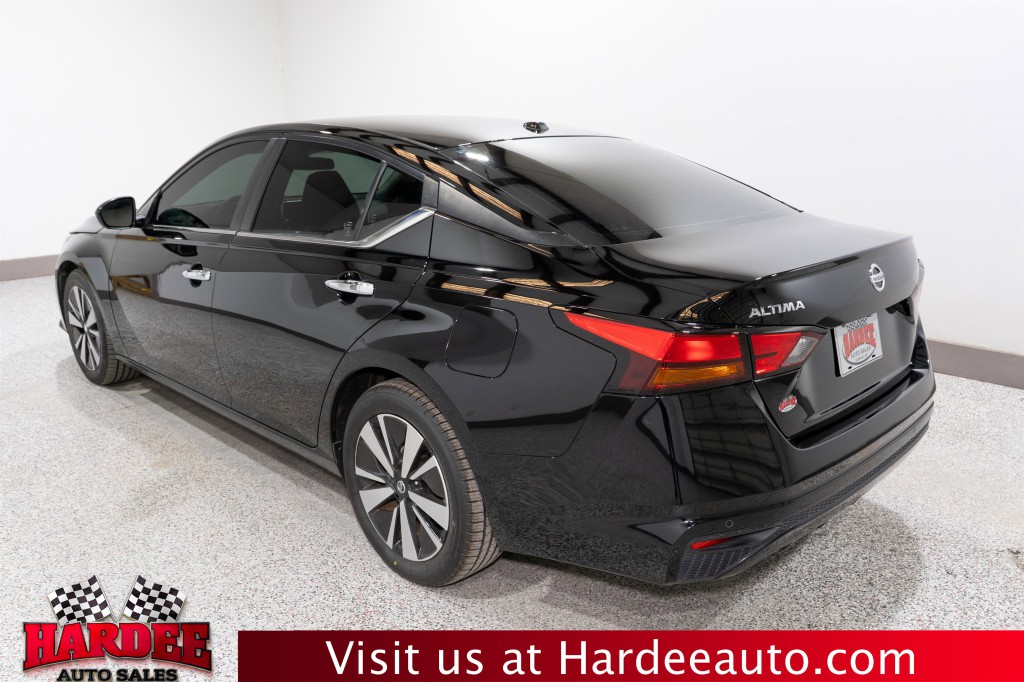 2022 Nissan Altima Image 3