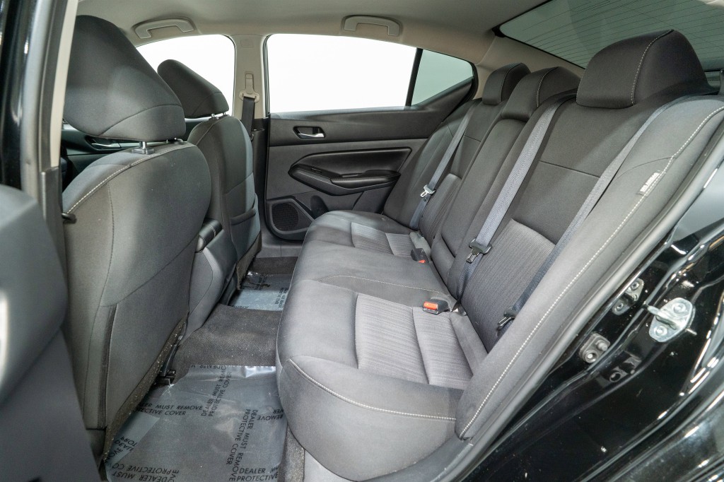 2022 Nissan Altima Image 28