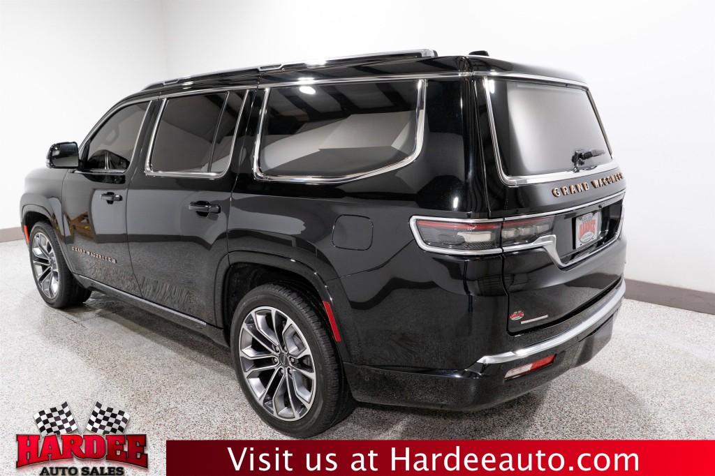 2023 Jeep Grand Cherokee Image 3