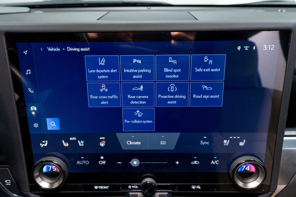 2024 Lexus GX Image 20