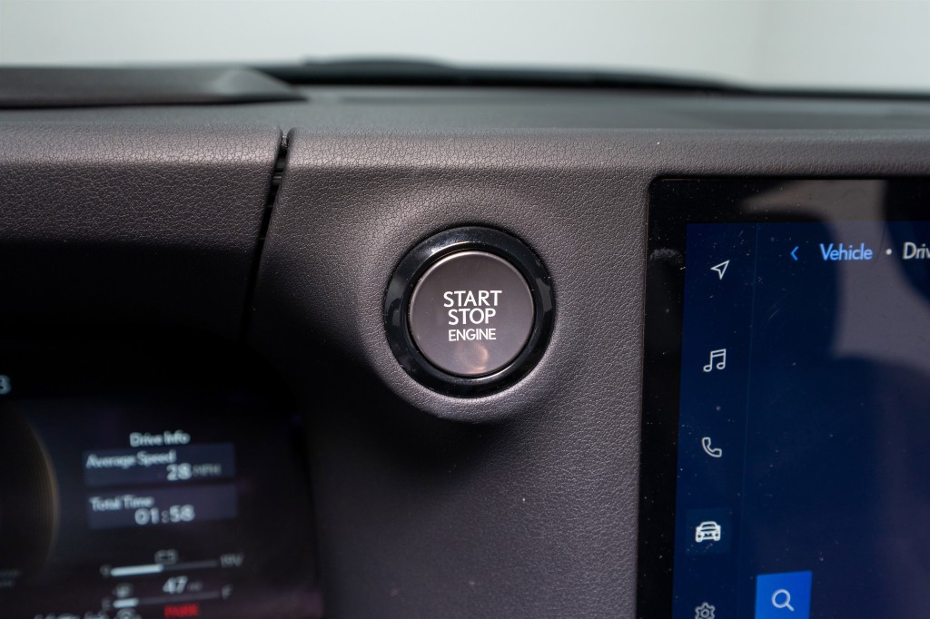 2024 Lexus GX Image 32