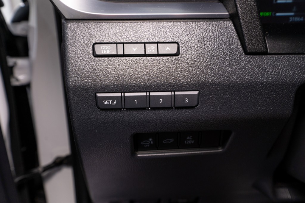 2024 Lexus GX Image 33