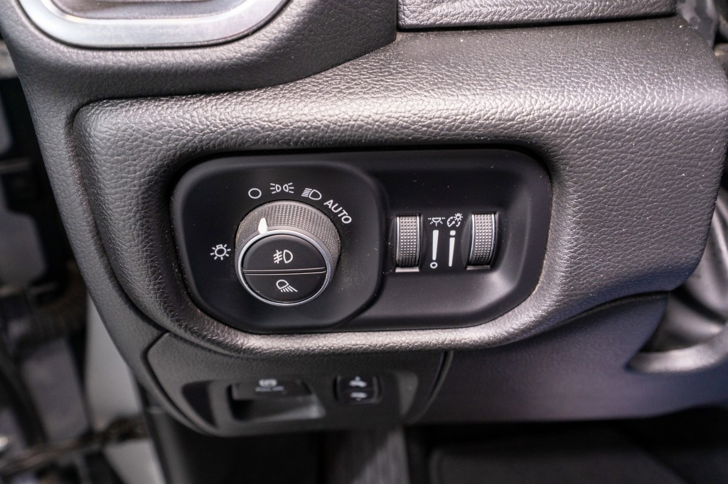 2025 RAM 1500 Image 30