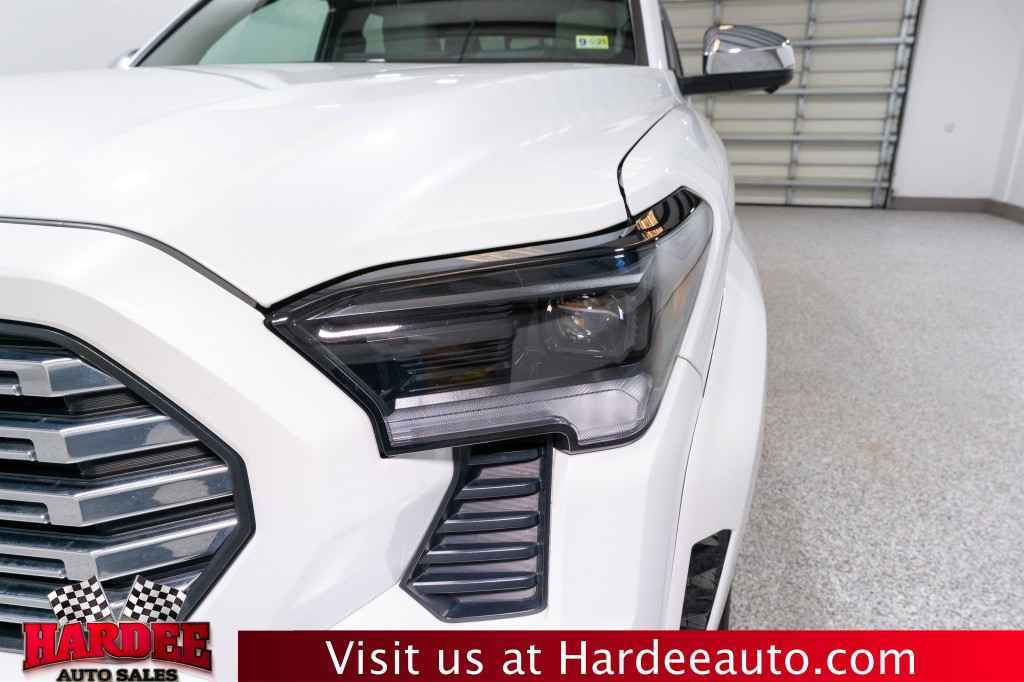 2024 Toyota Tacoma Image 8