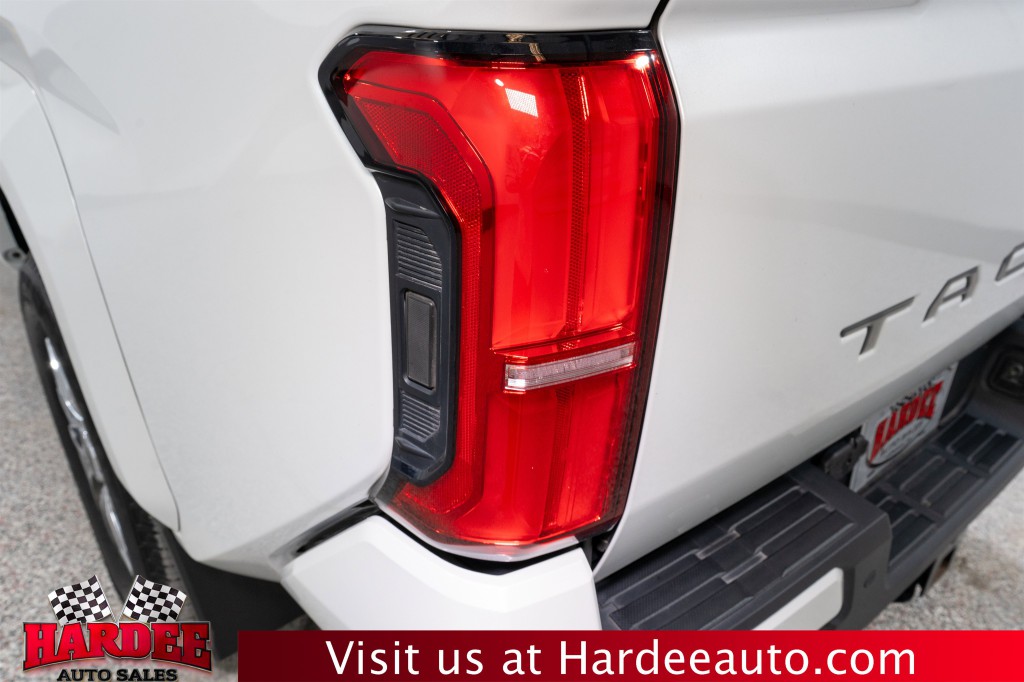 2024 Toyota Tacoma Image 9